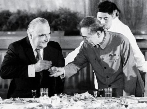 1973年，两位国家领导人都身患癌症，为了各自国家“舍命陪君子”