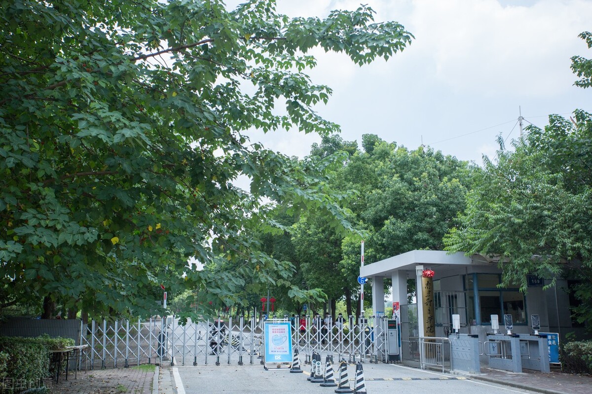 二本大学要不要选择到大城市,二本大学去大城市好还是小城市好