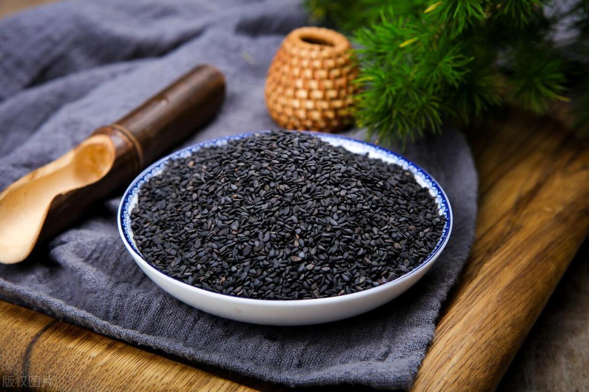 小火炒芝麻要炒多久,炒芝麻怎么不崩