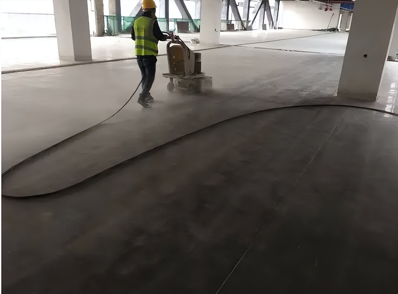 混凝土墙不平怎么打磨平整,混凝土顶面不平怎么处理