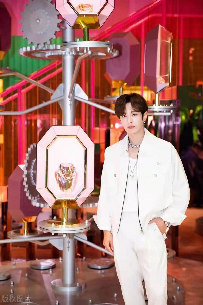 施华洛世奇广州旗舰店,施华洛世奇海外专营店