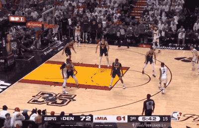 湖人vs掘金g4约基奇赛后,约基奇被恶意犯规