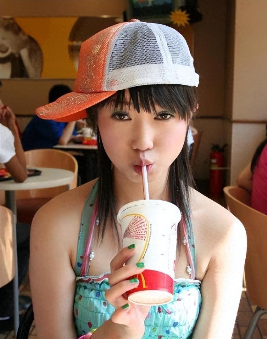 “最红裸模”*筱雨张**：22岁时拍写真火爆全网，如今将近40岁仍单身