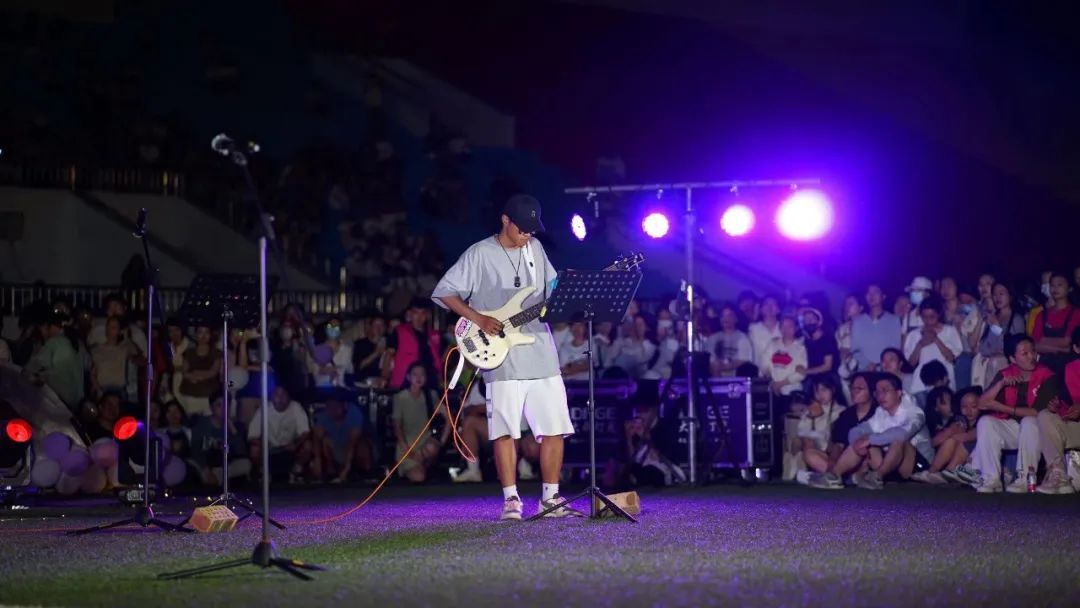 河南大学音乐节,河南科技大学草坪音乐节完整版