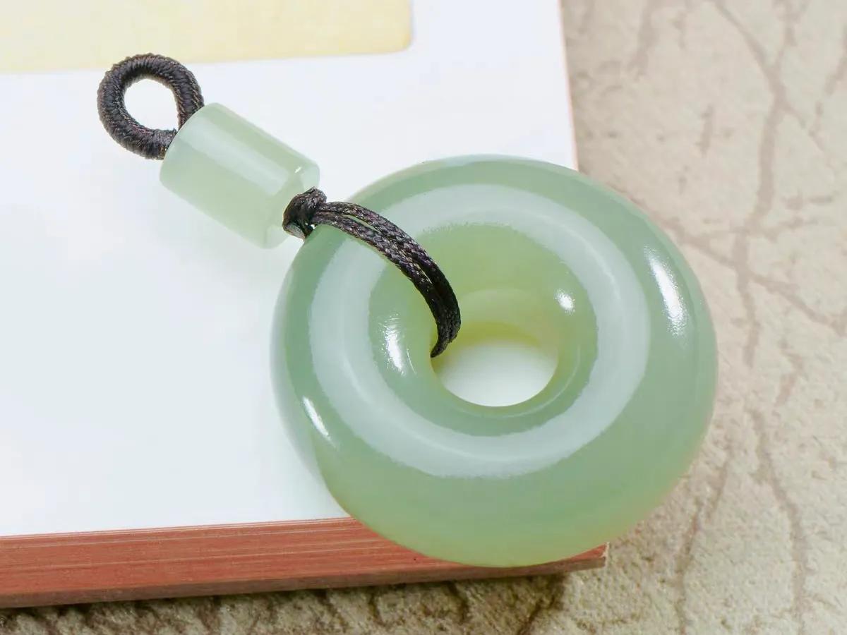 一块金镶玉大概含多少金,和田玉金镶玉一般都是韩料吗