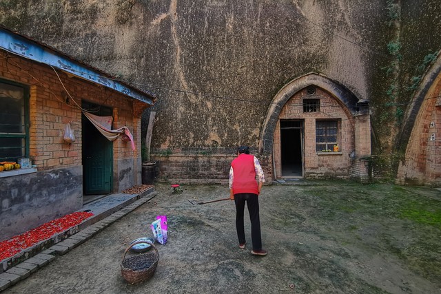 寡妇门前是非少的下一句是什么,寡妇门前多是非下联是什么