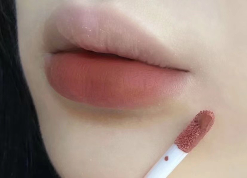 50岁女性面部日常化妆步骤,适合50岁女人的妆型