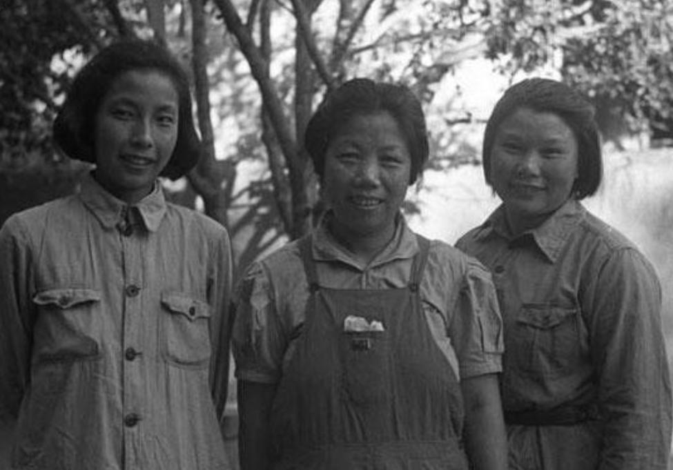 十大元帅夫人新中国成立后都担任什么工作，1955年有几人授衔