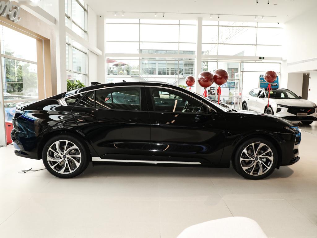 全新雅阁对比新一代蒙迪欧,1.5蒙迪欧和1.5雅阁谁的动力快一些