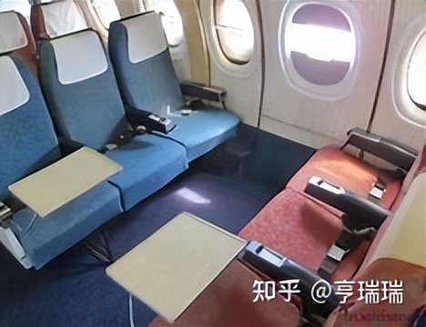 老飞机二战视频,70年代老古飞机