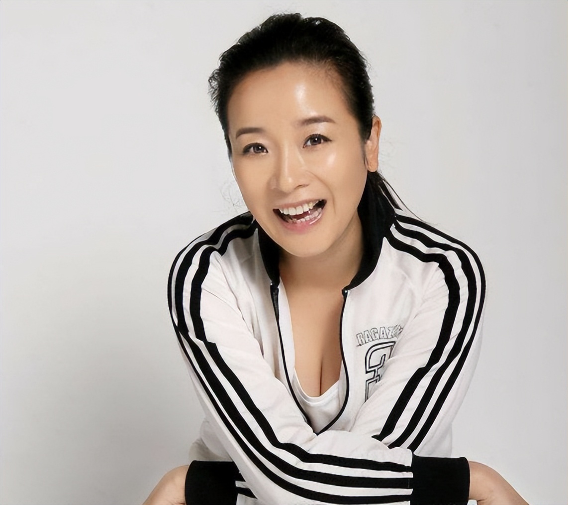 陈小艺婚后生活,52岁陈小艺分居11年