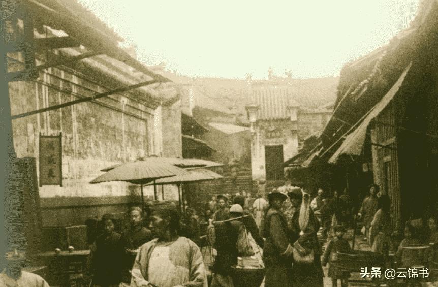 日军当着国军的面杀俘虏,日军侵华兽行