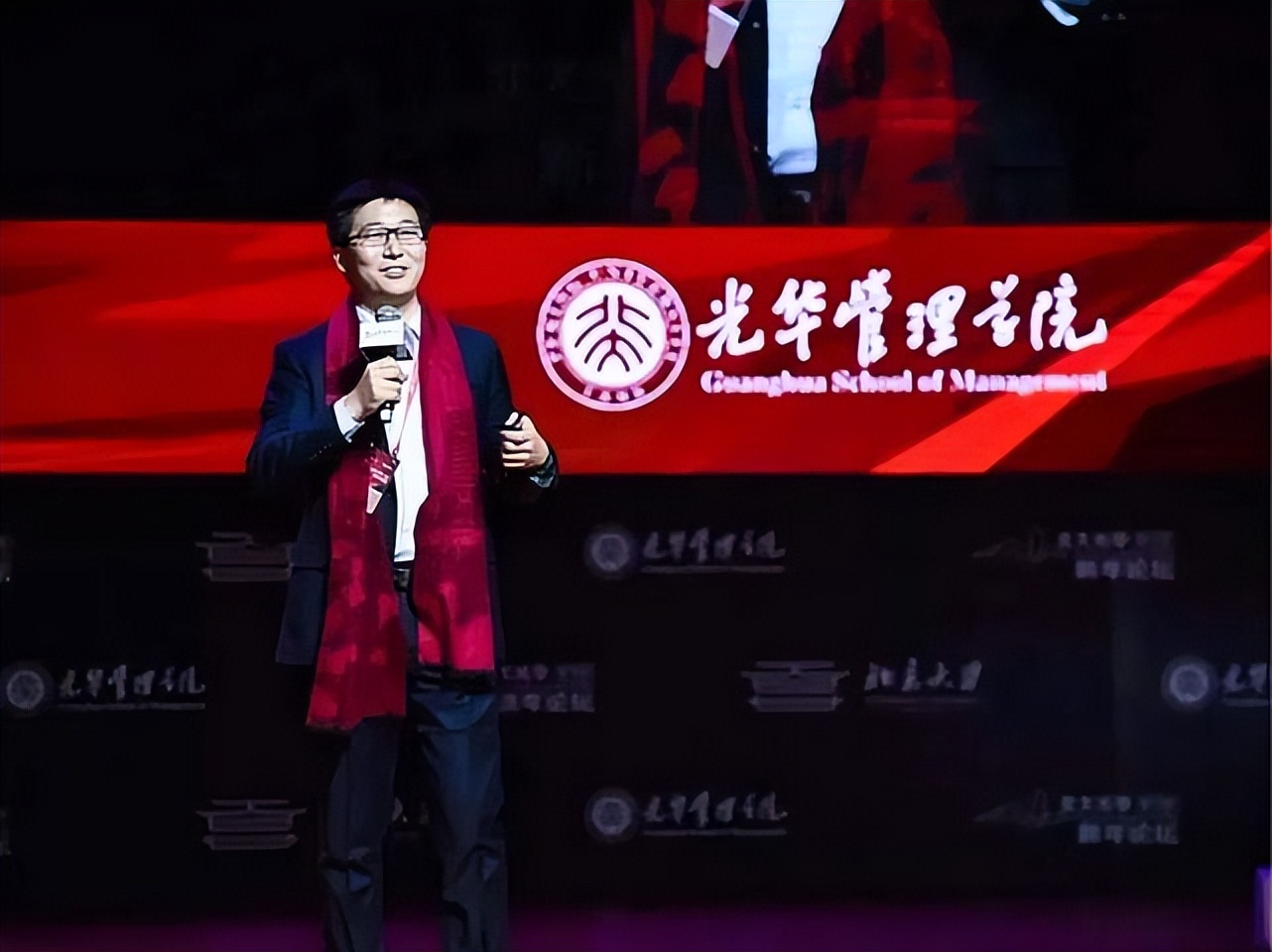 他18岁考入哈佛56岁创业,浙江富二代创业共享单车败光家产