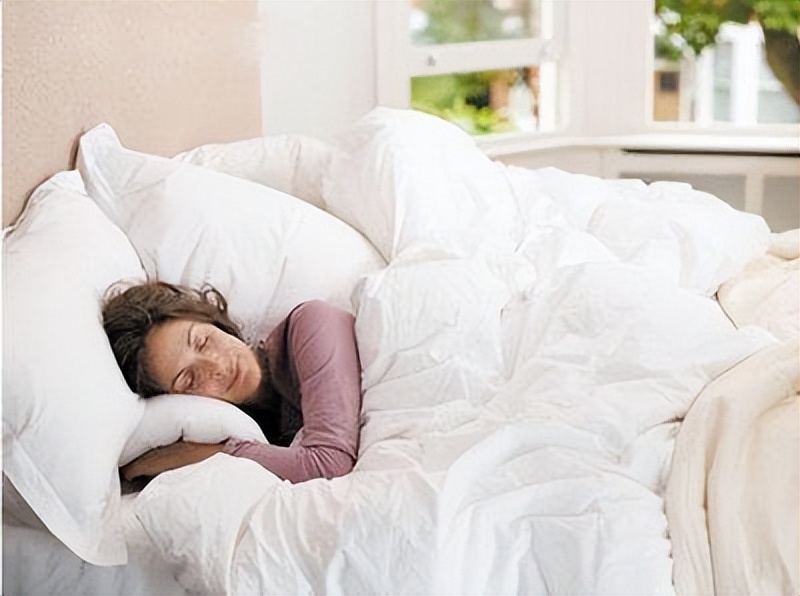 当睡眠时间不足时怎么睡最好,睡觉太晚怎么调整睡觉时间