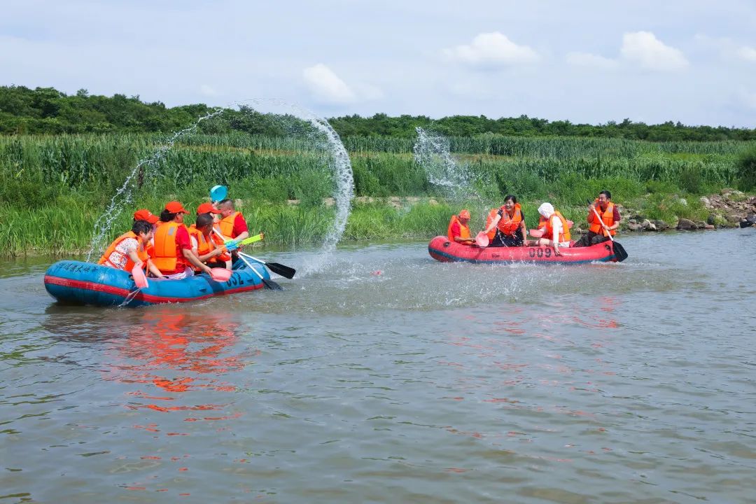 相见恨晚这首歌完整版,原汁原味古色古香的一座小城
