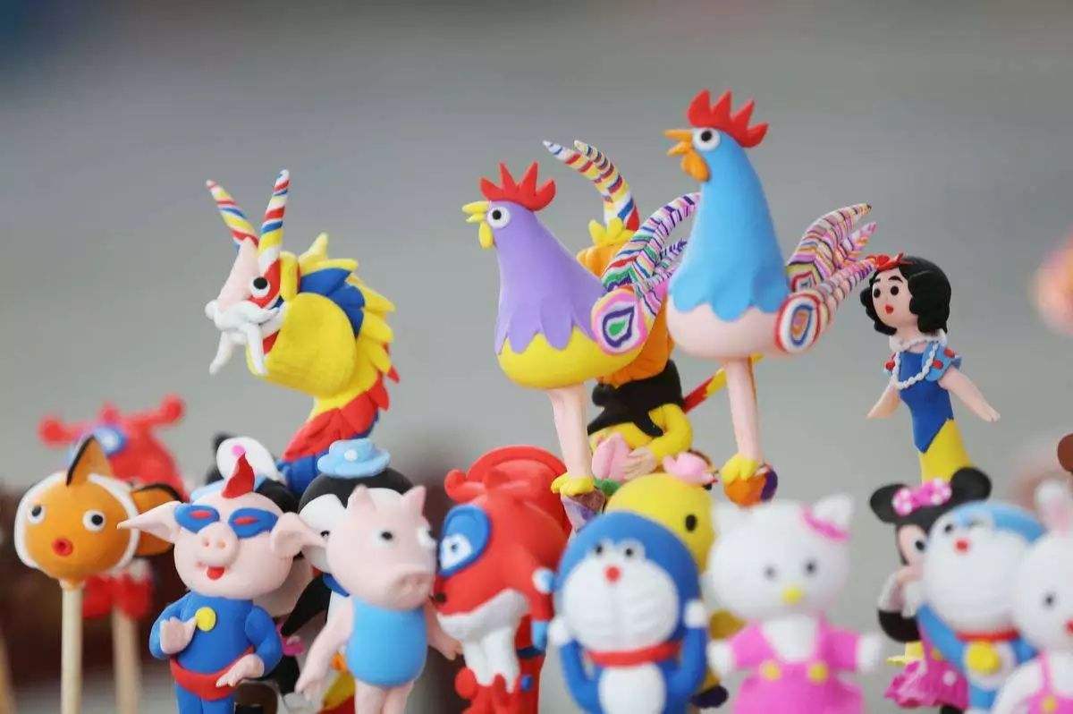 震惊全网的“民间奇人”：农村小伙做蛋糕火出国，马云都得排队买