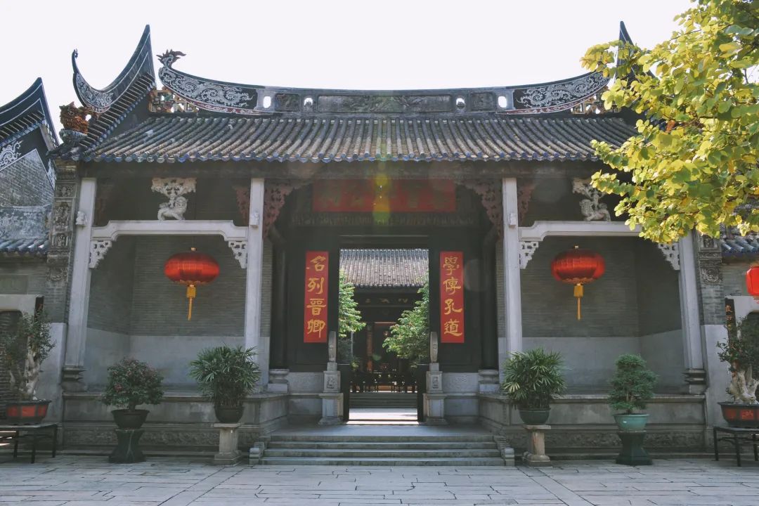 奇了怪了，究竟是什么宝地让广州老饕们也净爱往这钻？