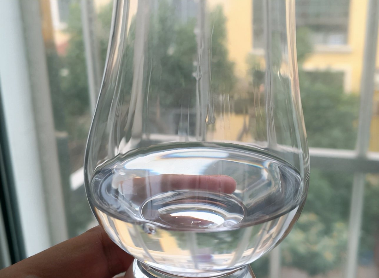 刘伶醉酒和衡水老白干哪个好喝,刘伶醉北派浓香白酒推荐