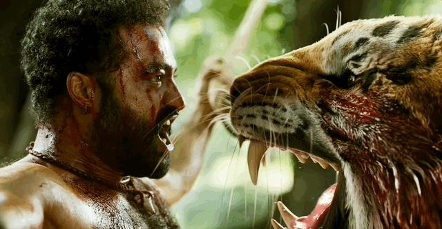 RRR!水火相燃!印度版《赛德克·巴莱》,在嗨感中演绎兄弟情