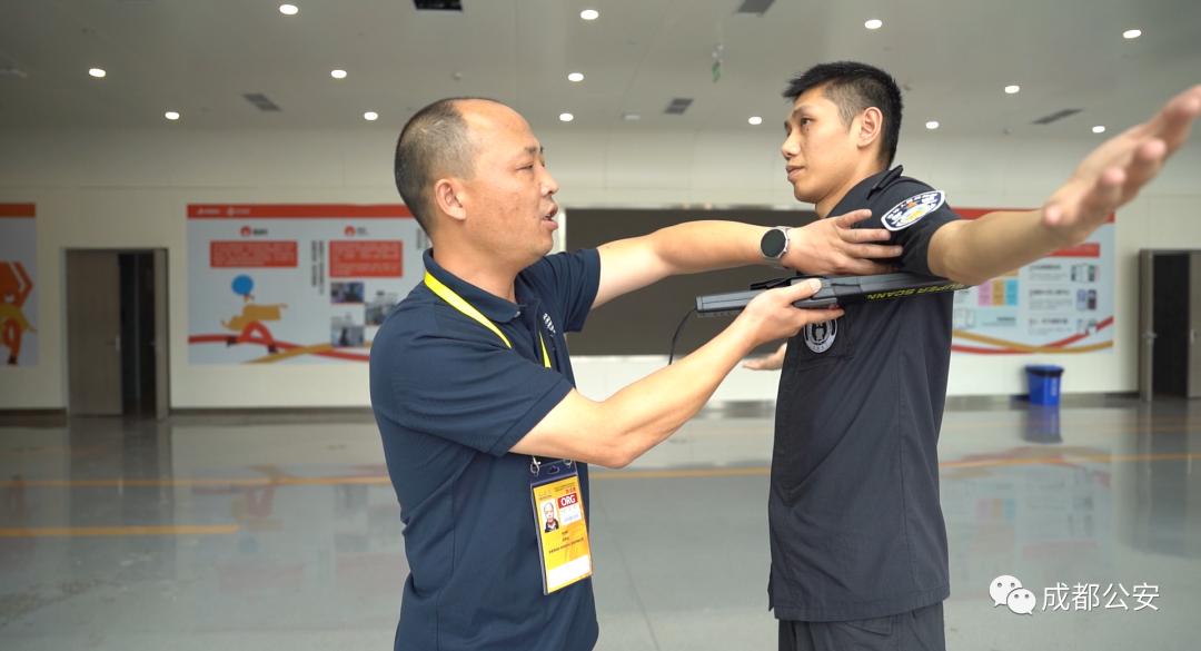 成都市公安队伍教育整顿动员部署,成都迎大运警保联动