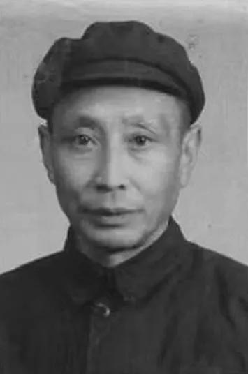 飞夺泸定桥时川军为什么不炸桥,红军飞夺泸定桥川军为什么不炸桥