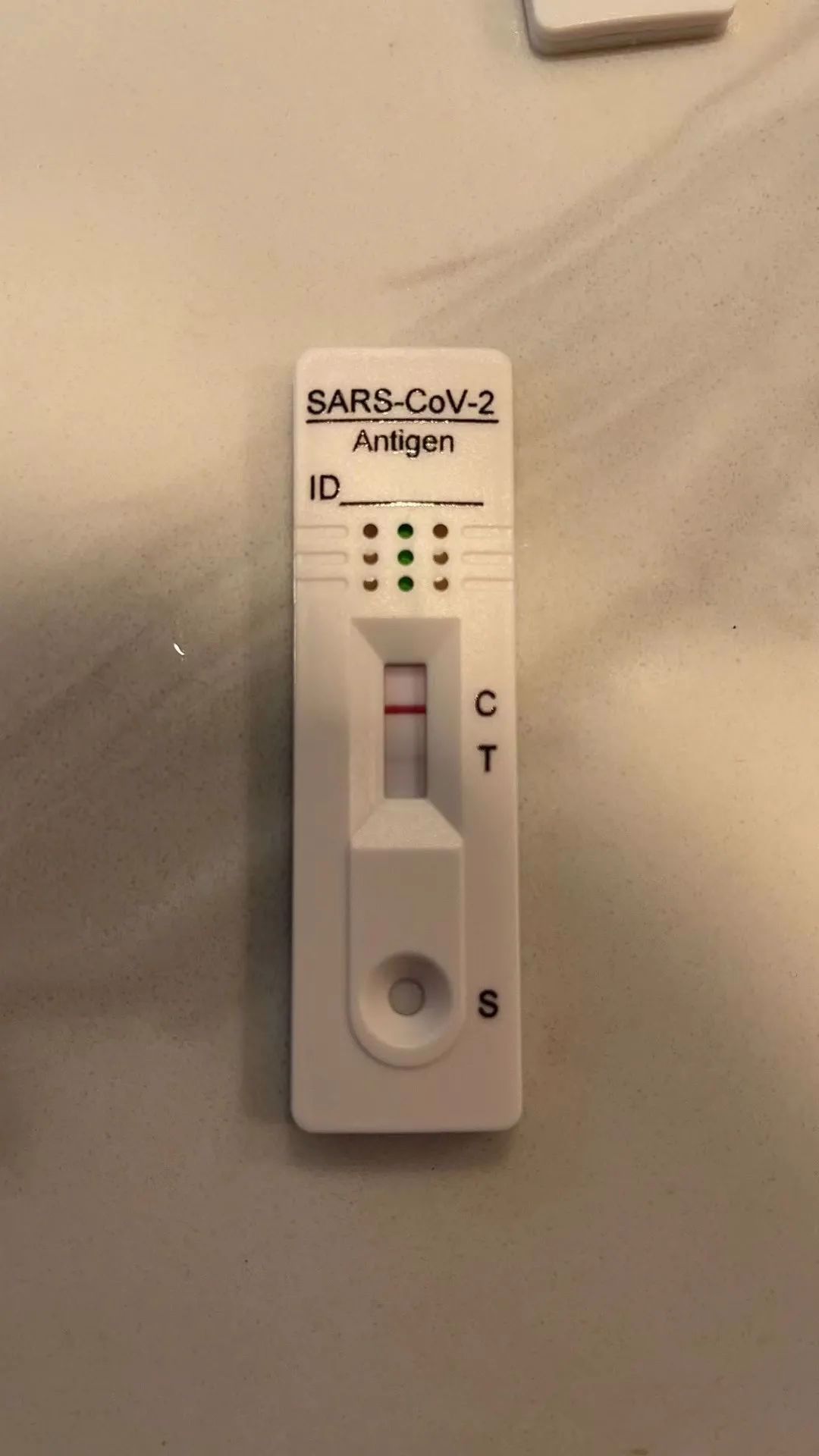 加拿大感染奥密克戎几天痊愈,加拿大7人全家得病