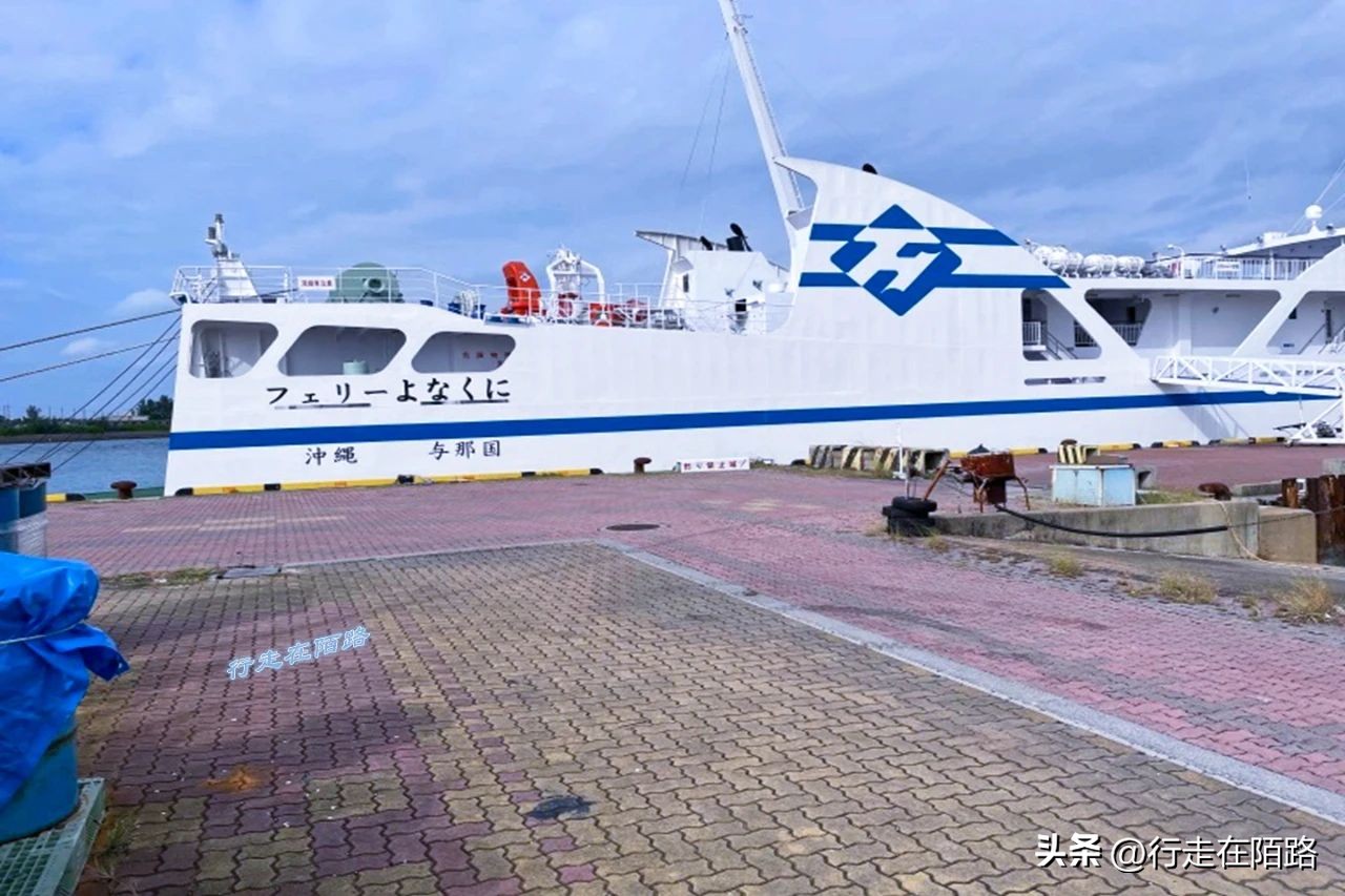 琉球竹富岛：红瓦屋顶石狮镇宅，小葱豆腐长命百岁