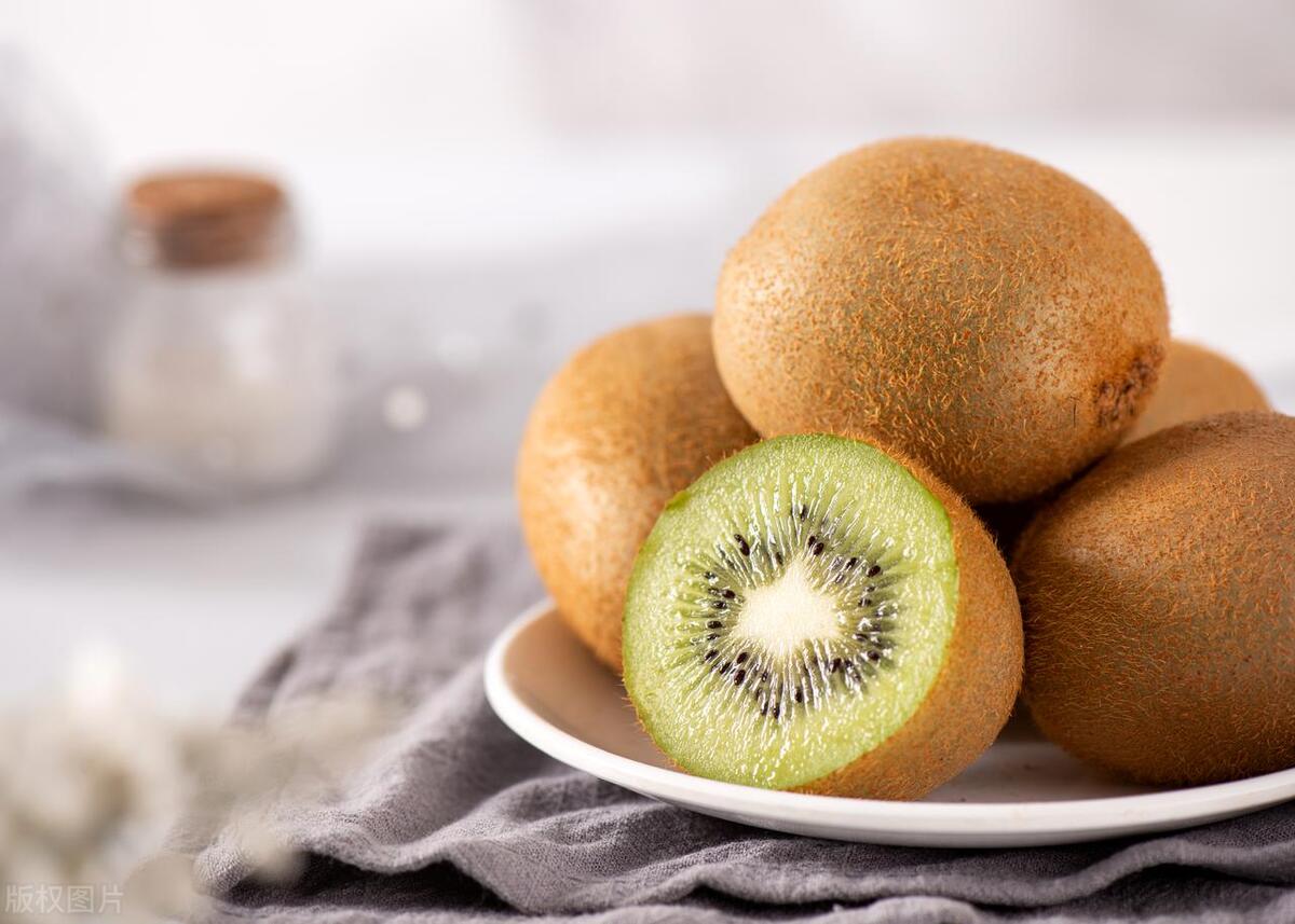 吃什么食物或水果蔬菜对眼睛好,多吃哪些蔬菜和水果对眼睛有好处