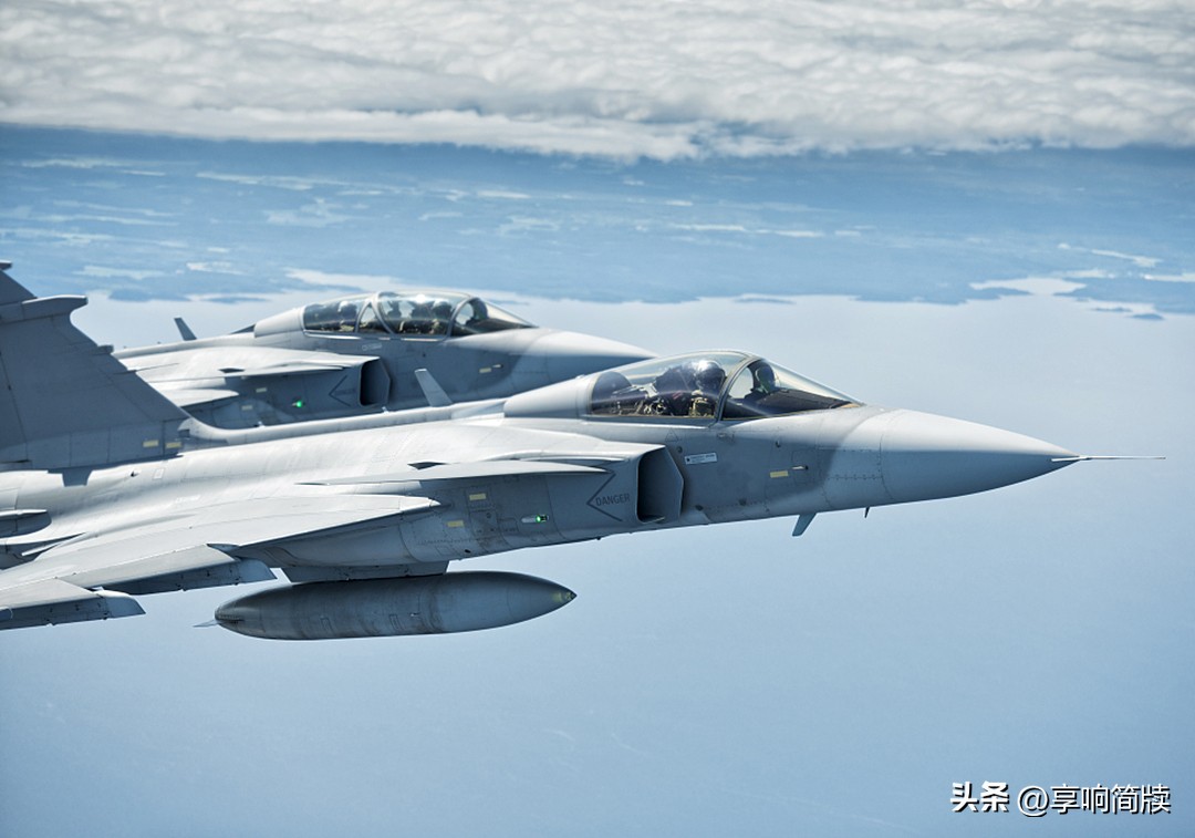 jas39鹰狮战机是中国的吗,jas-39鹰狮对比歼10