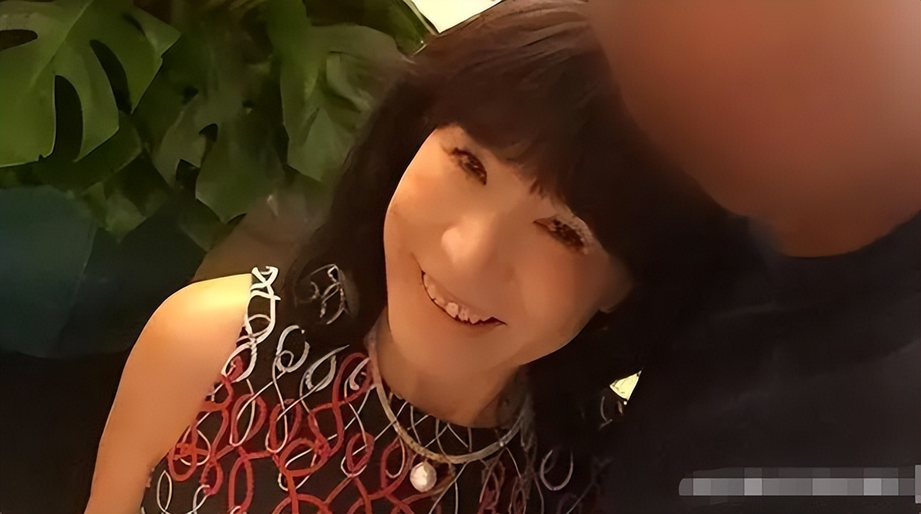 50岁大妈谎称自己32岁骗小伙11万,63岁日本大妈诈骗27亿