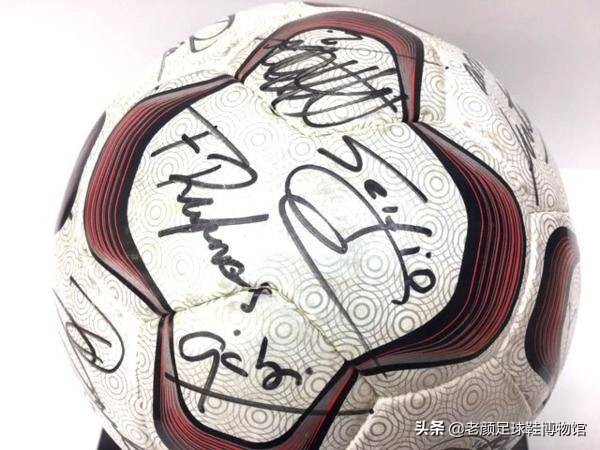 巩汉林的足球签名真的是赝品吗,巩汉林的签名球是赝品