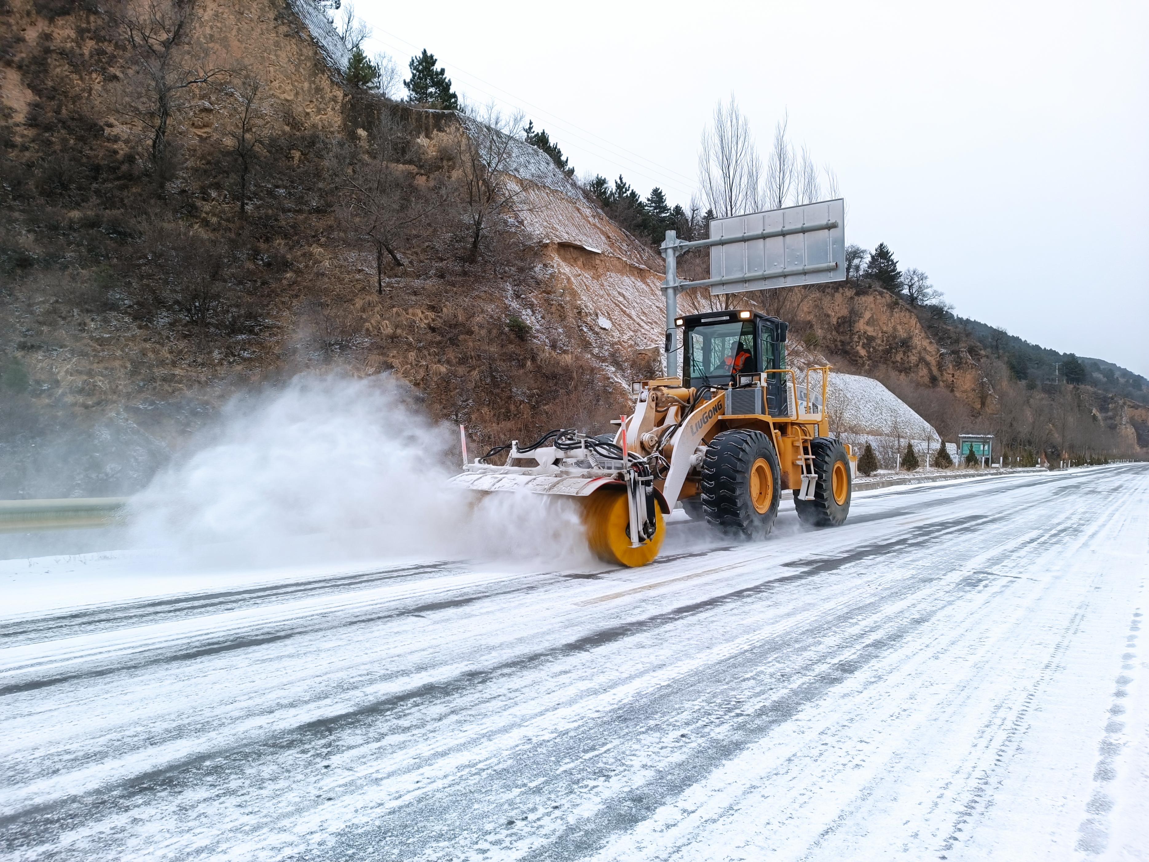公路除雪保畅机械化,庆阳公路局除雪保畅
