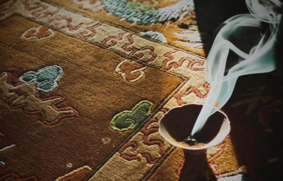 虚与委蛇中委蛇原来的意思,虚与委蛇和礼度委蛇的区别