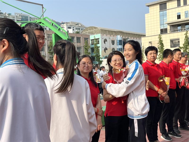 泰山中学高三毕业典礼,2019届高三学生毕业典礼隆重举行