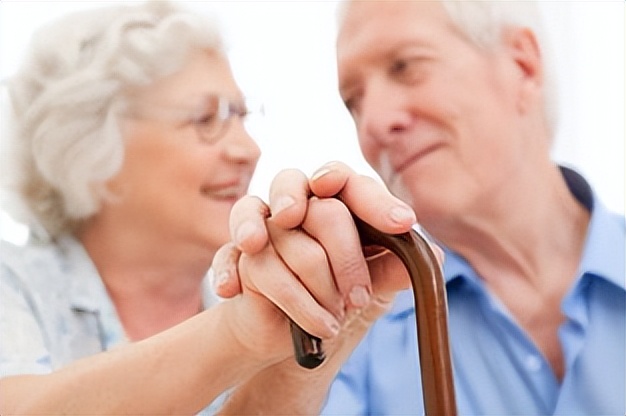 高血压躺下时心悸,高血压躺下正常起来就高了