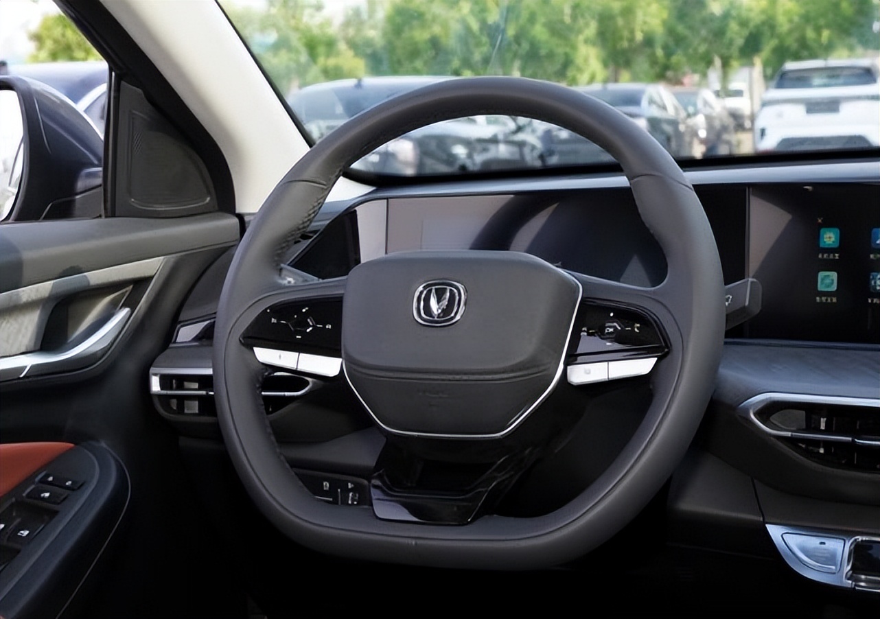 满油满电跑1200km,满油满电跑2000公里