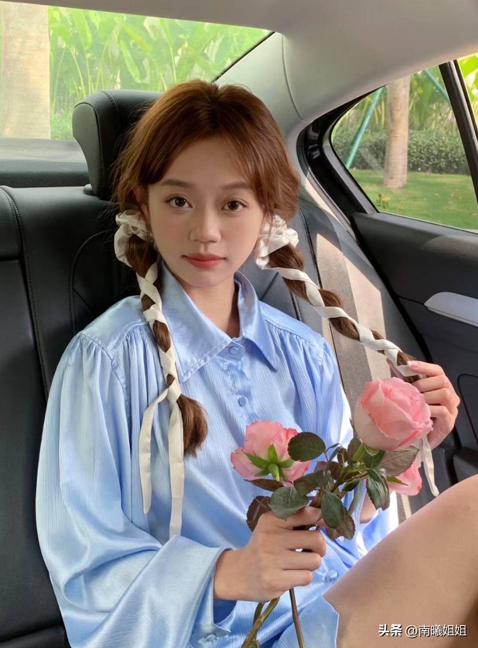 怎么扎丸子头显脸小编发,盘起来的编发显脸小丸子头