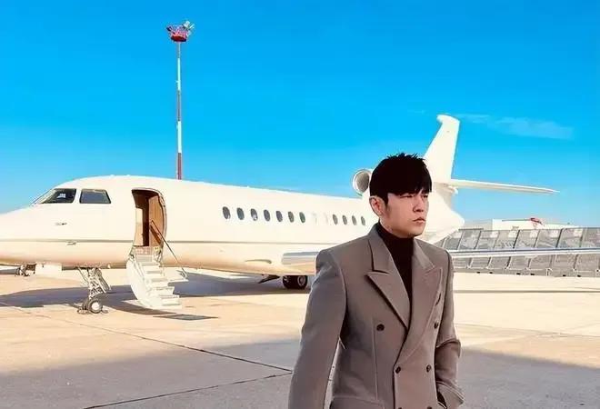 周杰伦的车蝙蝠车,周杰伦摩托车2000多万