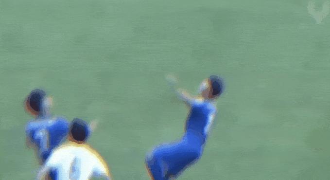 中国足球解说爆笑名场面,中国足球爆笑名场面守门员喝水