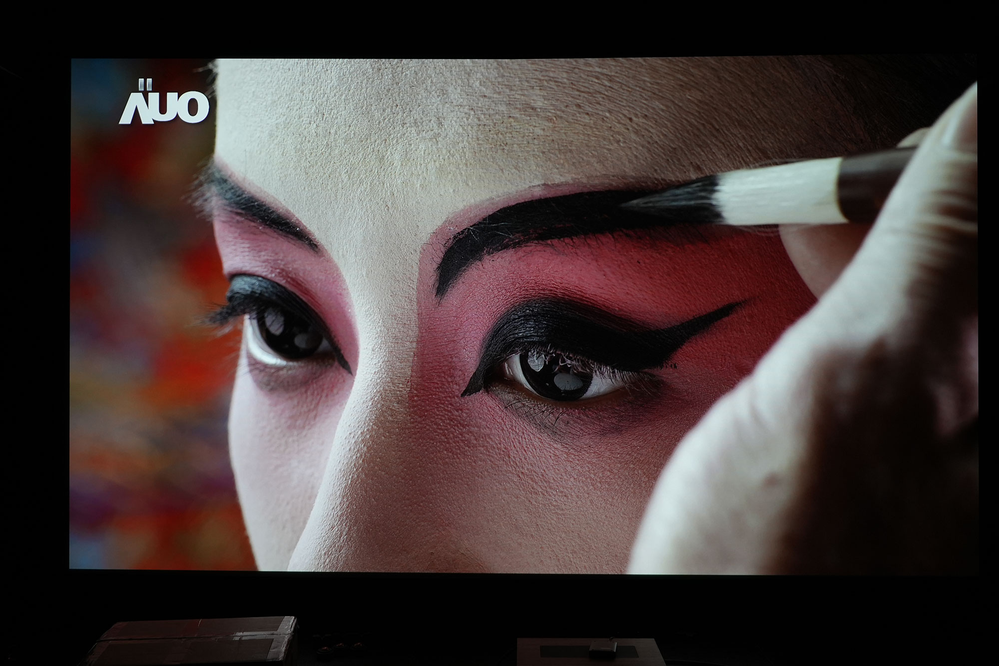 爱普生tz3000和明基4550,同价位投影仪和显示器