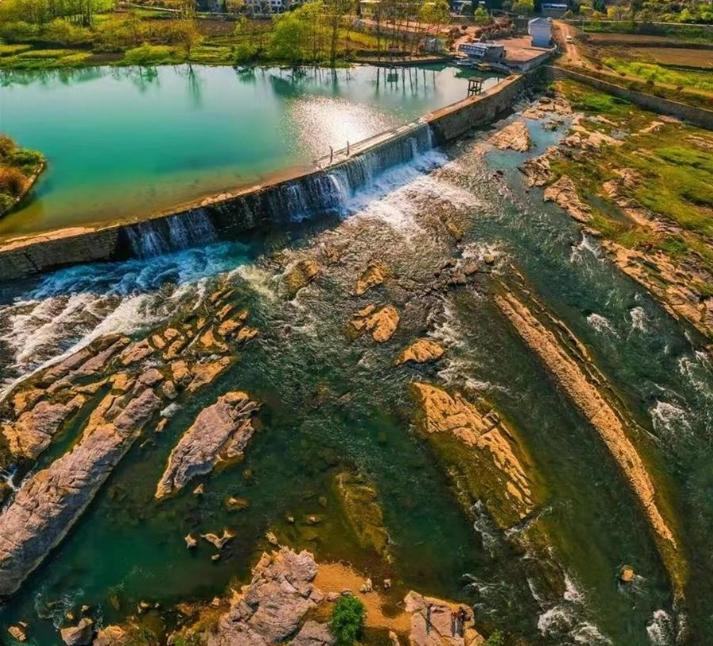 崇阳县千年古堰 (崇阳白霓古堰)