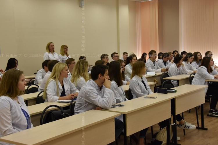 想学医该如何选择大学,给考不上高中想学医的建议