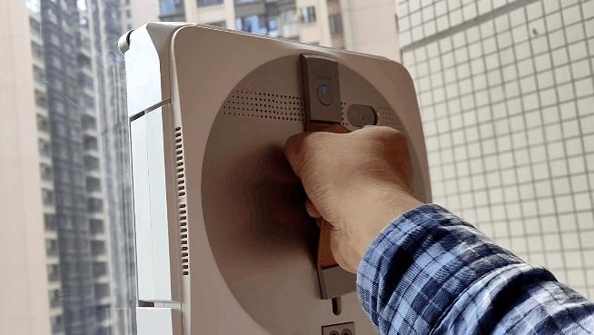 科沃斯擦窗教程,双向自动喷水擦玻璃