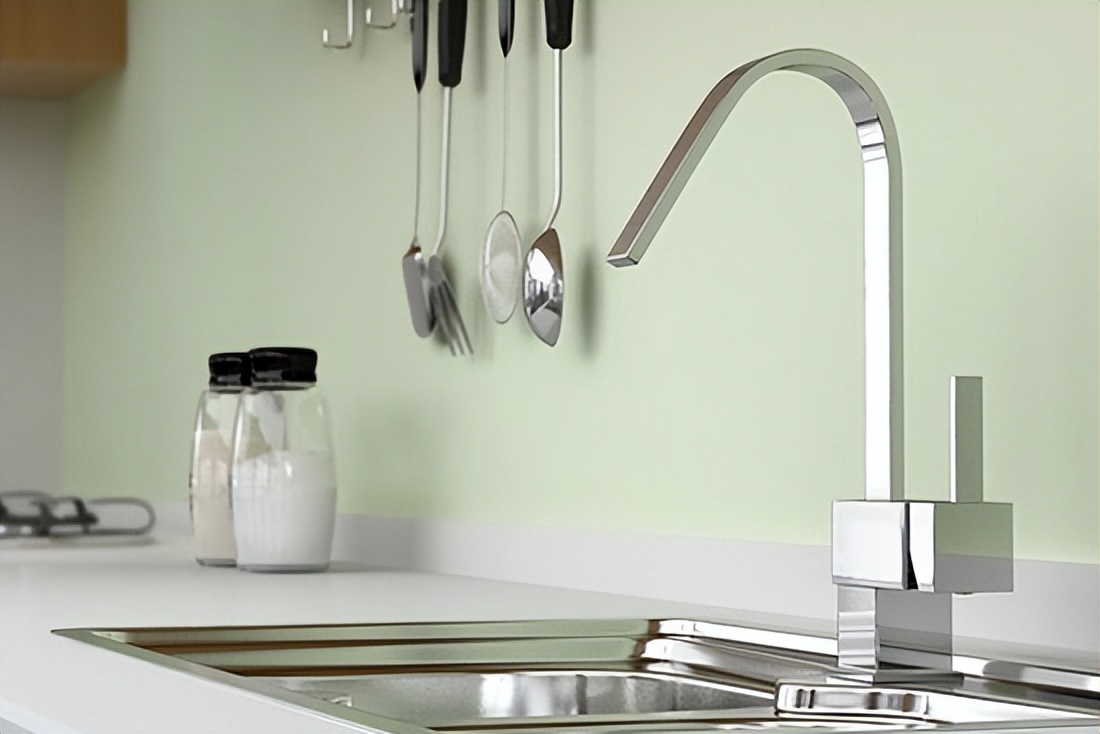 厨房瓷砖漏水怎么修,厨房漏水免砸瓷砖方法