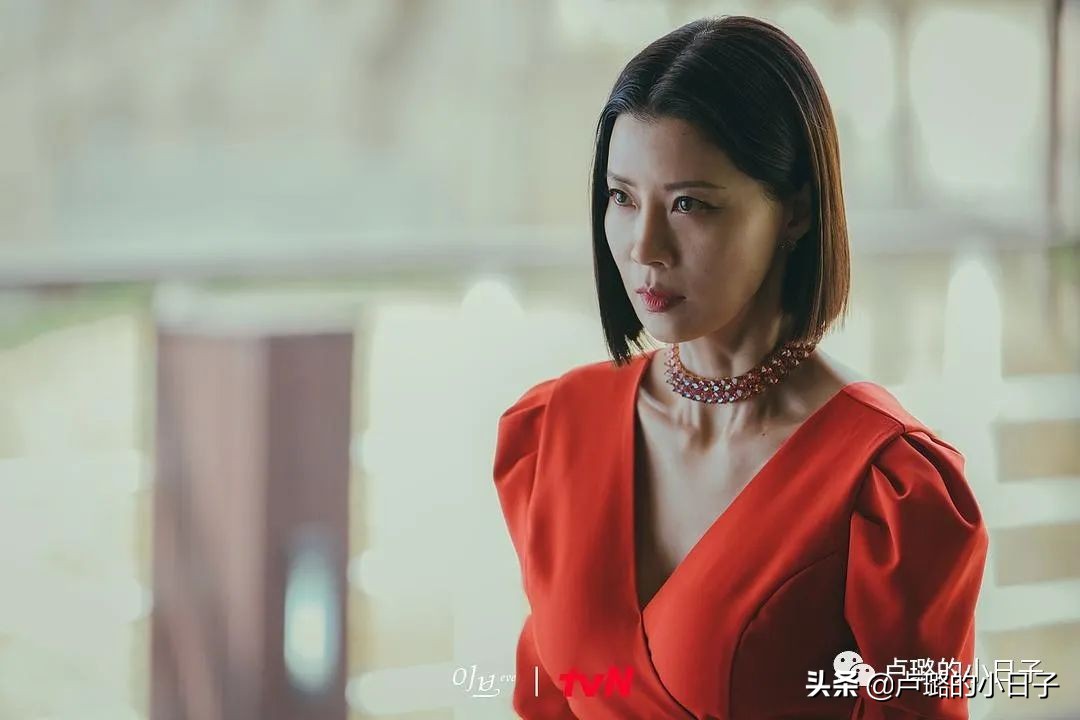 小三复仇勾搭总统女婿，除剧情，女主财阀级别的穿搭也值得一看