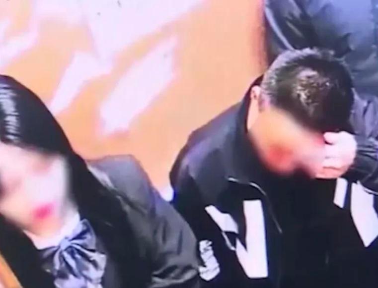 44岁男子每月5万*养包**18岁女生，发生关系后，女生数钱发现是冥币