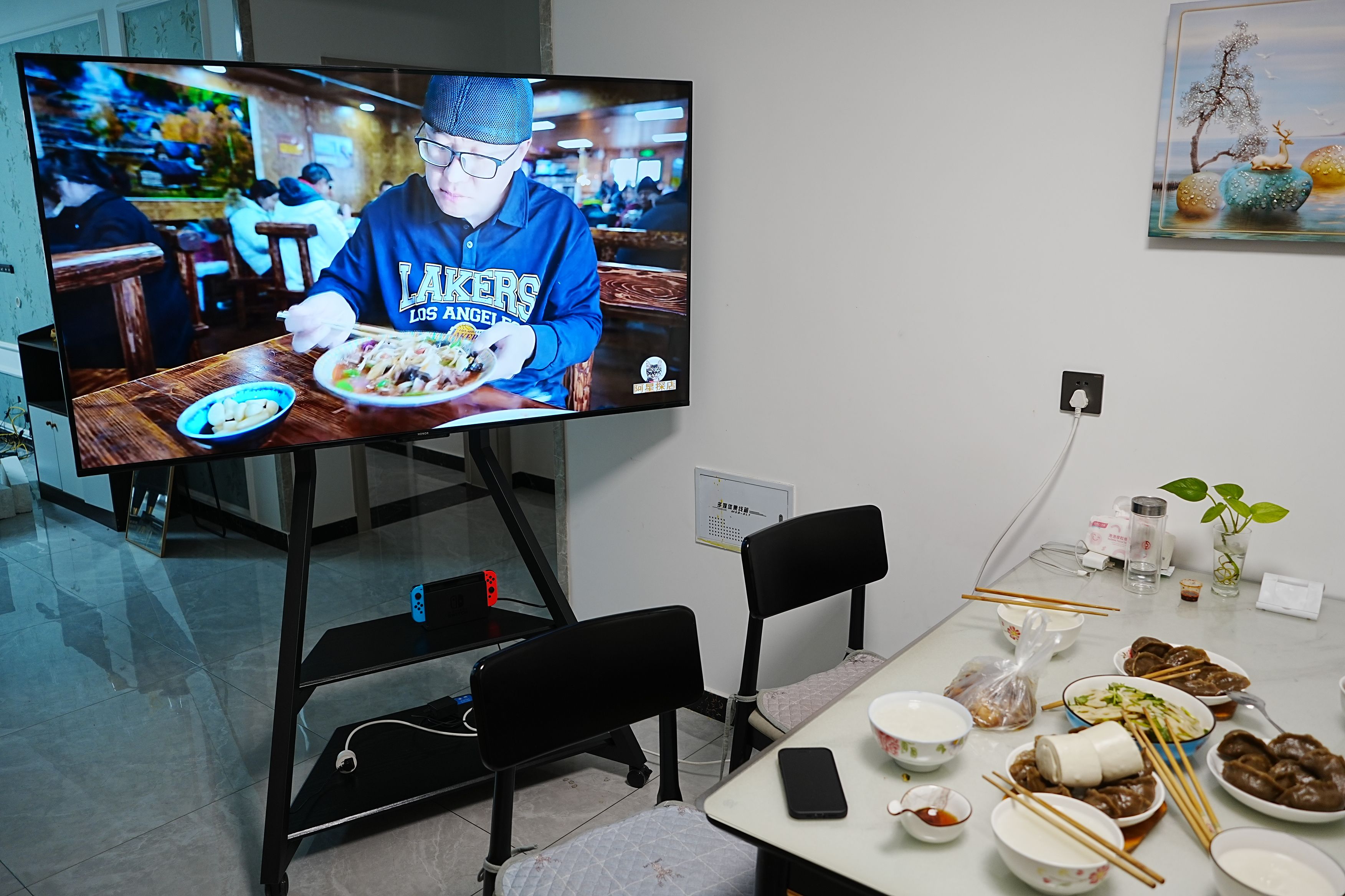 小户型电视支架怎么选购,多种电视挂墙支架评测