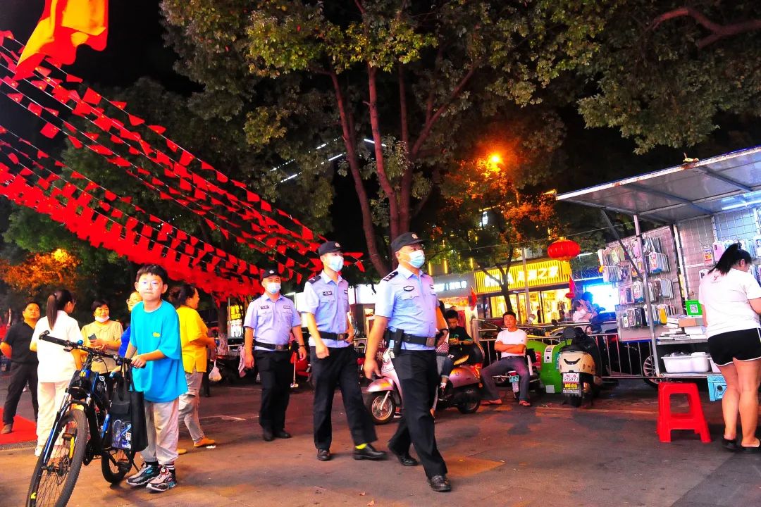 守护平安稳定我们在行动,国庆中秋长假全市治安稳定