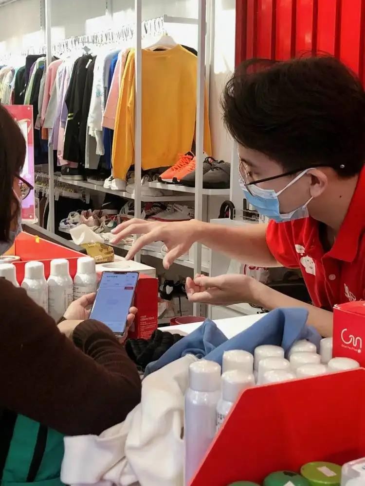 1100块钱能买的荣耀手机,1200左右性价比高的荣耀手机