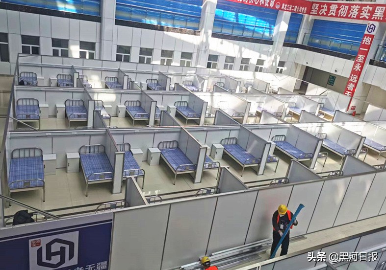 方舱医院加紧施工中,方舱医院24小时不停施工